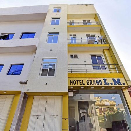 Hotel O Grand L M Ajmer Exteriör bild