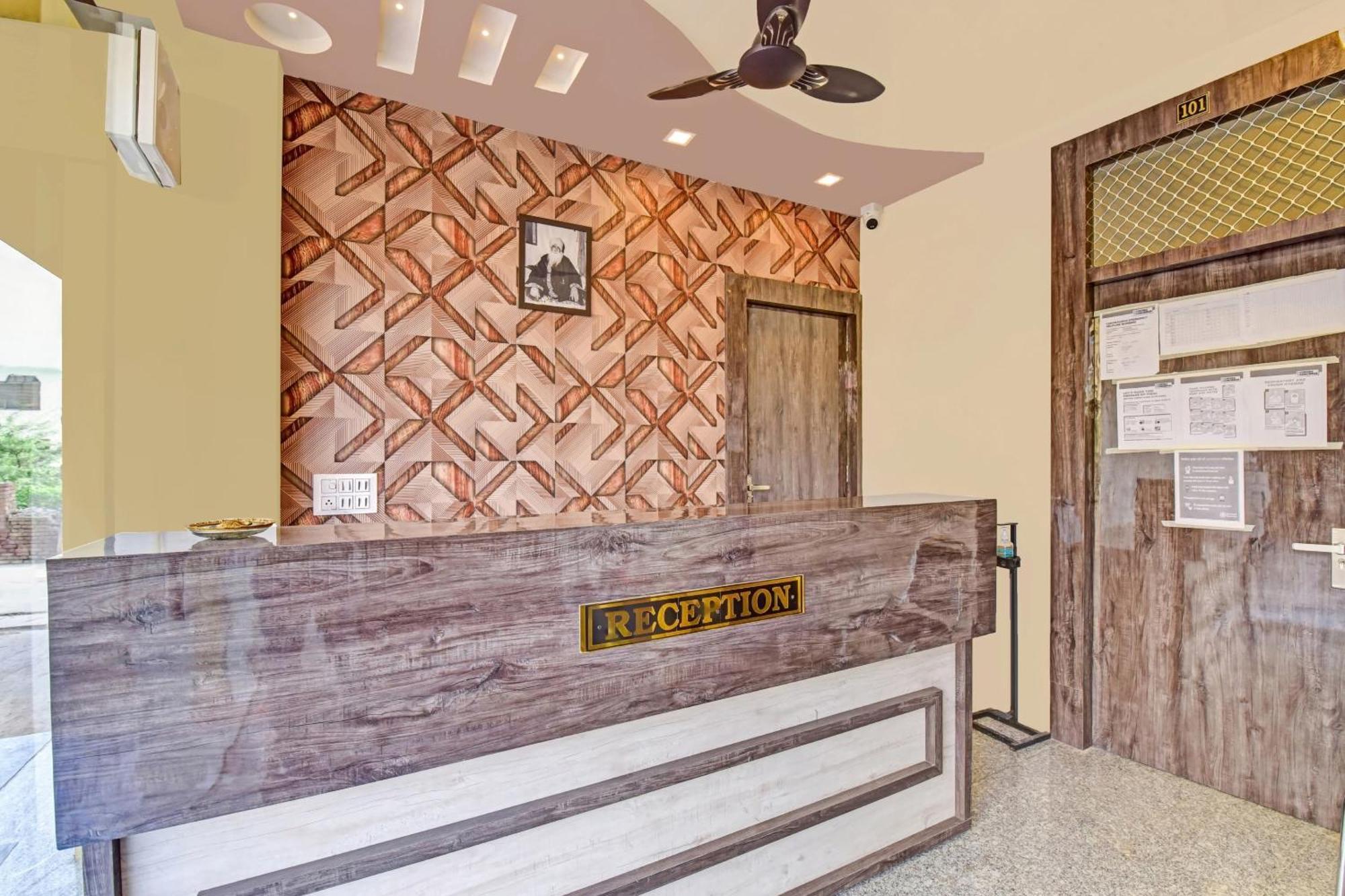Hotel O Grand L M Ajmer Exteriör bild