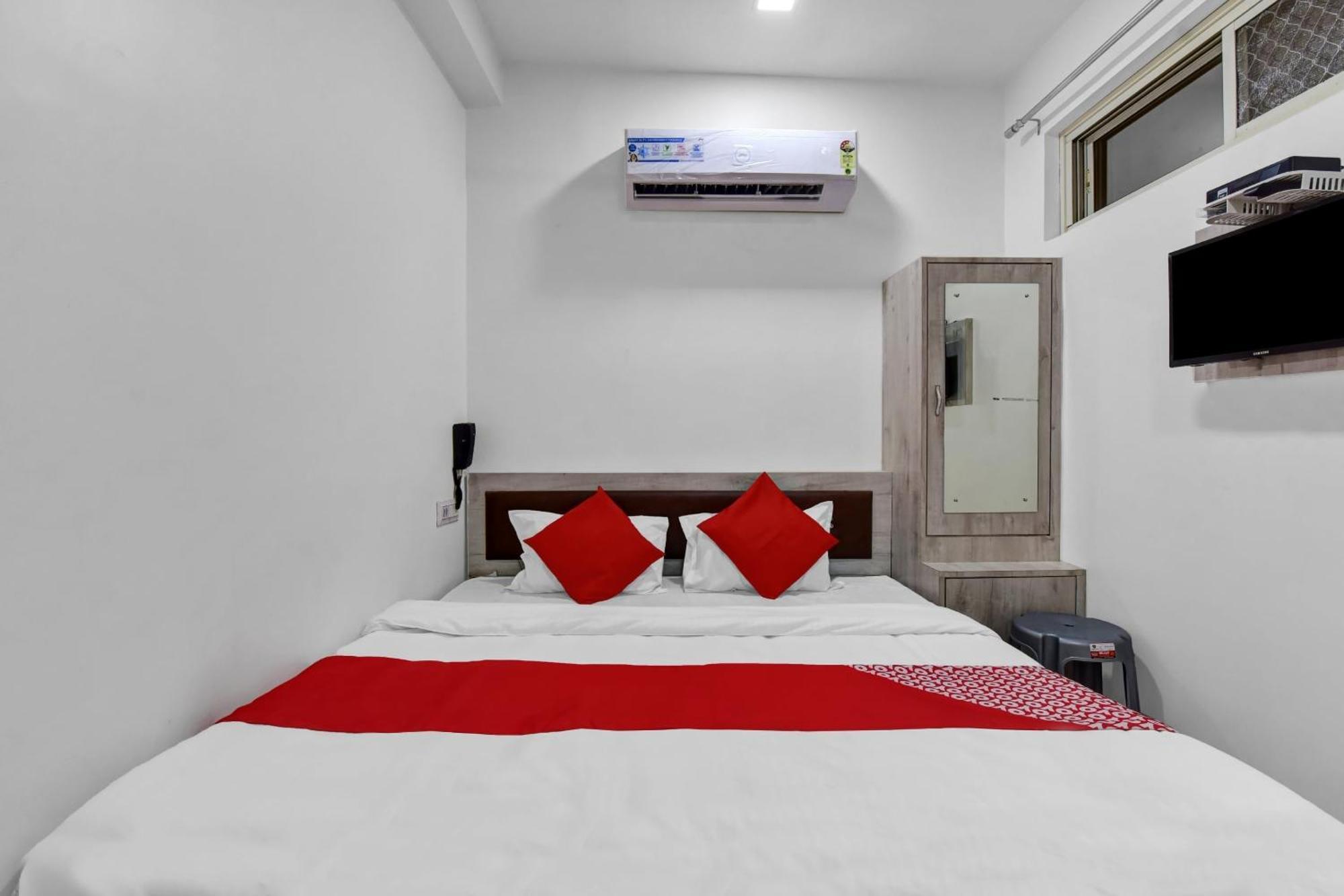 Hotel O Grand L M Ajmer Exteriör bild
