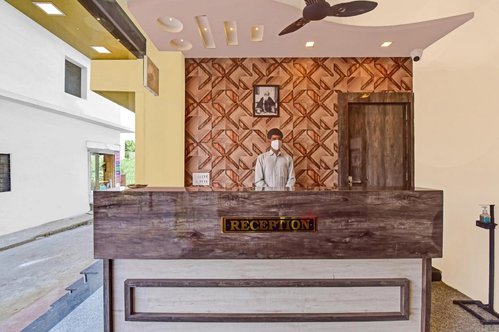 Hotel O Grand L M Ajmer Exteriör bild