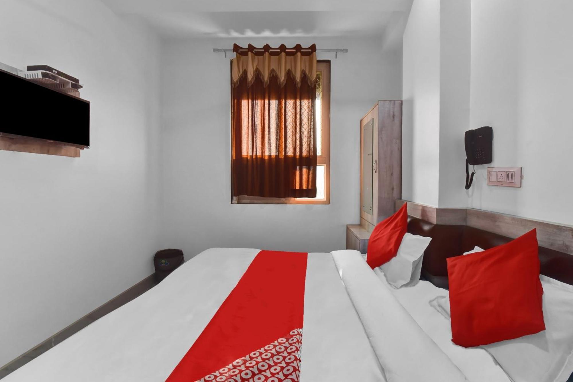 Hotel O Grand L M Ajmer Exteriör bild