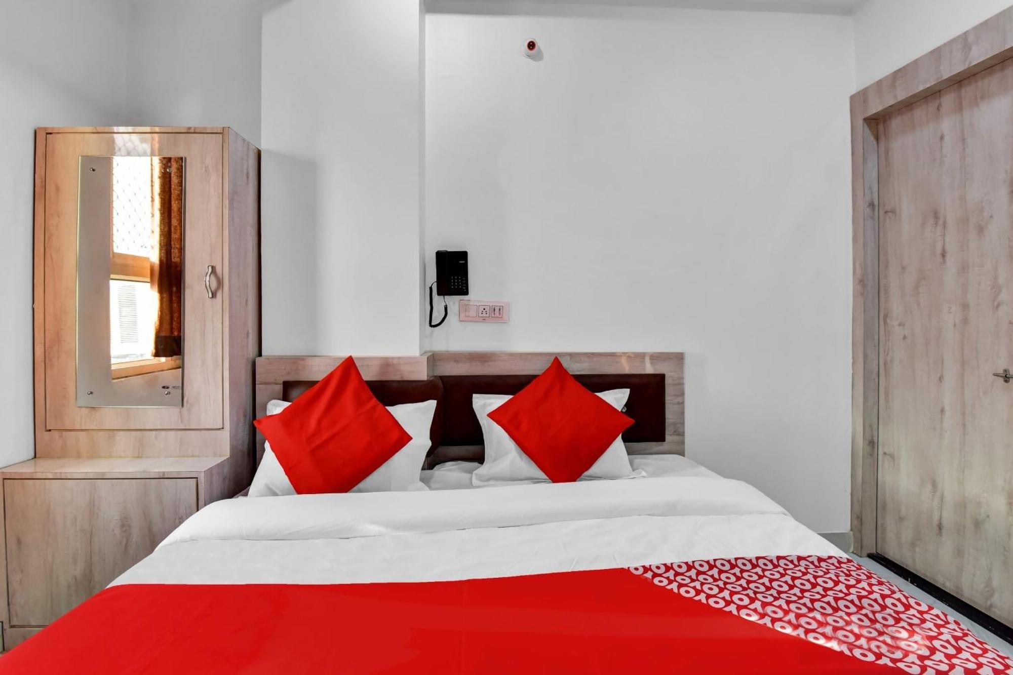 Hotel O Grand L M Ajmer Exteriör bild